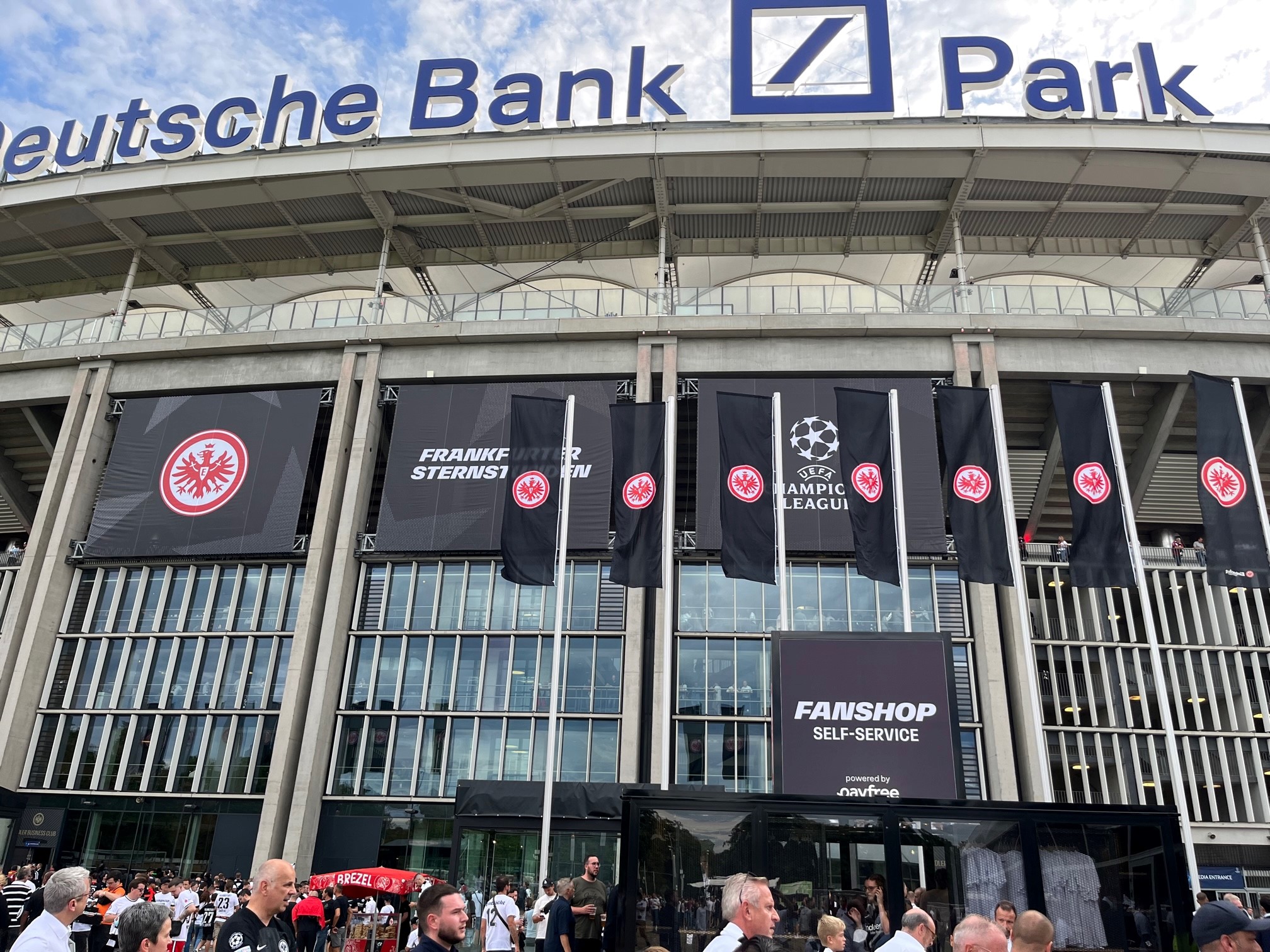 Eintracht Frankfurt Stadion Fahnen
